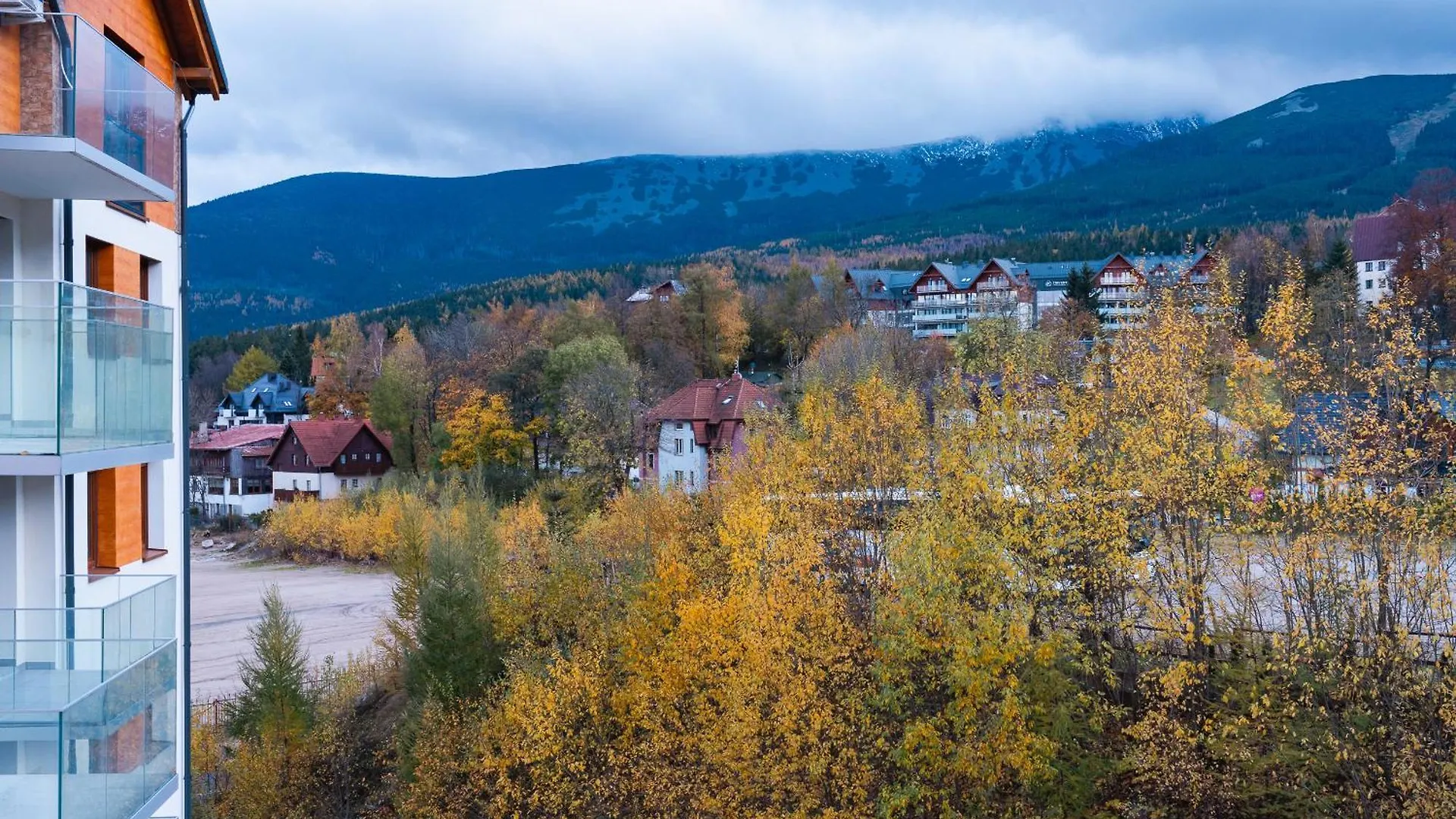 Apartament Sniezna Melodia: Mountain View Retreat Near Ski Slopes & Aquapark Karpacz
